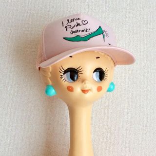 ハンジロー(HANJIRO)の美品 HANJIRO ハイヒール×ロゴ ププリント メッシュキャップ ピンク(キャップ)