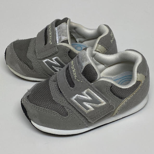 New Balance(ニューバランス)のニューバランス グレー 13.5cm キッズ/ベビー/マタニティのベビー靴/シューズ(~14cm)(スニーカー)の商品写真