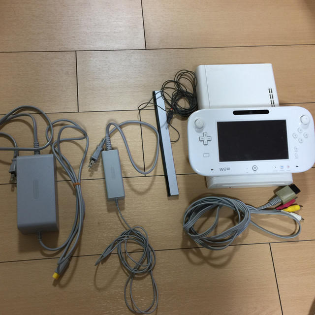 Wii U(ウィーユー)のwiiu本体セット エンタメ/ホビーのゲームソフト/ゲーム機本体(家庭用ゲーム機本体)の商品写真