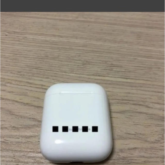 Apple(アップル)のairpods シリコンケース付き スマホ/家電/カメラのオーディオ機器(ヘッドフォン/イヤフォン)の商品写真