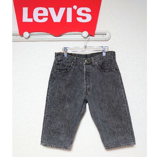 Levi's(リーバイス)の00sプチビンテージリーバイス501ブラックデニムハーフパンツオリジナルレングス メンズのパンツ(ショートパンツ)の商品写真