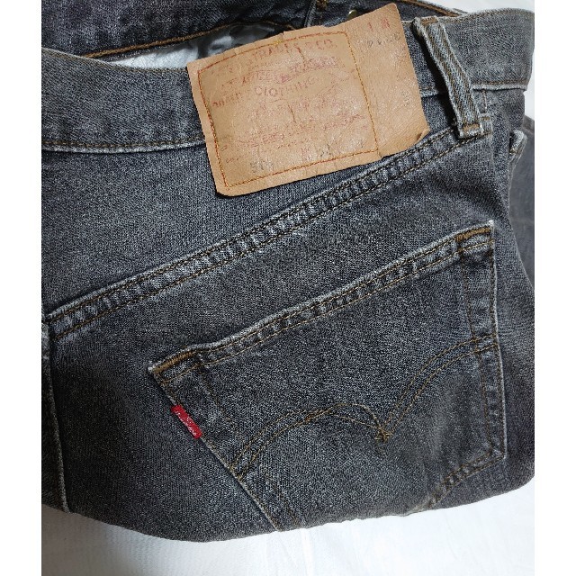 Levi's(リーバイス)の00sプチビンテージリーバイス501ブラックデニムハーフパンツオリジナルレングス メンズのパンツ(ショートパンツ)の商品写真