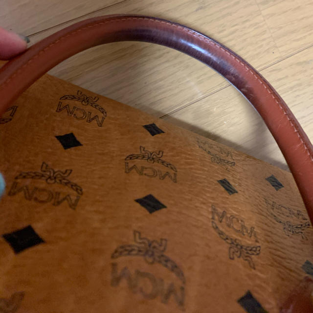 MCM(エムシーエム)のMCM ハンドバッグ レディースのバッグ(ハンドバッグ)の商品写真