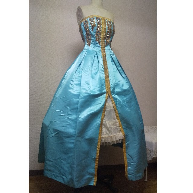 Lochie(ロキエ)のvintage 宝石の輝き美しい王女様のドレス レディースのフォーマル/ドレス(ウェディングドレス)の商品写真