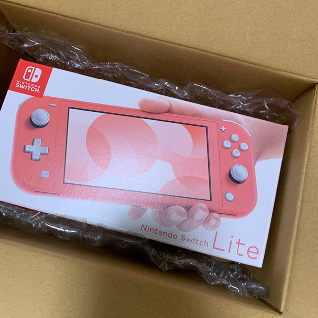 Nintendo Switch Lite スイッチ ライト コーラル ピンク