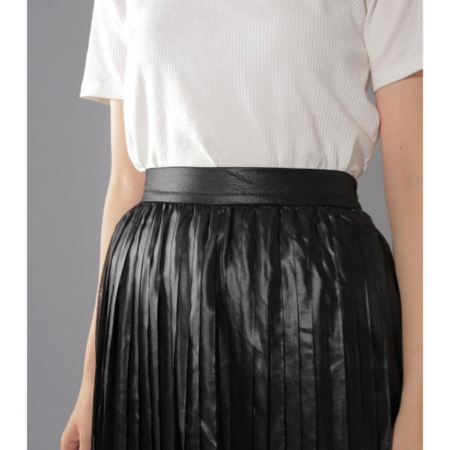 PAGEBOY(ページボーイ)のシャイニーシアープリーツスカート　PAGEBOY レディースのスカート(ロングスカート)の商品写真