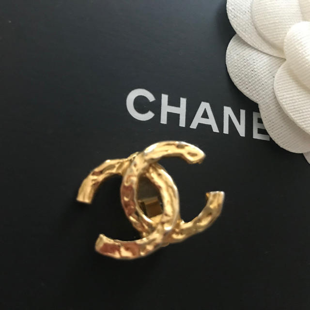 CHANEL(シャネル)の最終値下げ！箱つき！ヴィンテージCHANELイヤリング レディースのアクセサリー(イヤリング)の商品写真