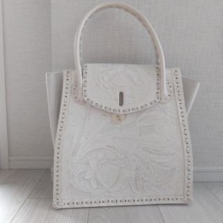 グレースコンチネンタル(GRACE CONTINENTAL)の美品☆GRACE CONTINENTAL　カービングバッグ(ハンドバッグ)