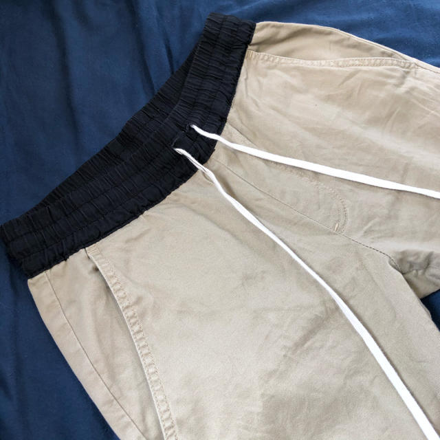 FEAR OF GOD(フィアオブゴッド)のFOG Essentials Drawstring Trouser Pants メンズのパンツ(チノパン)の商品写真