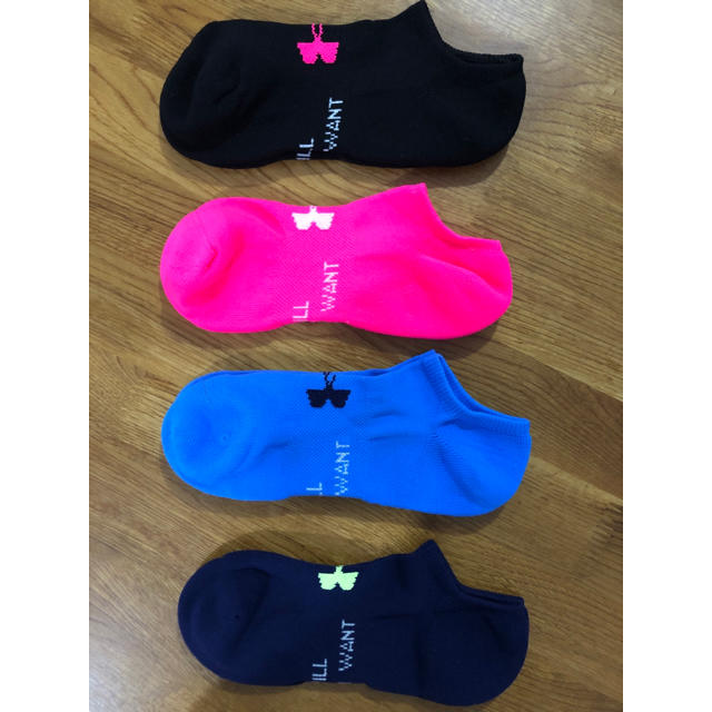 UNDER ARMOUR(アンダーアーマー)のとしちゃん様専用新品UNDER ARMOURレディースソックス4足セット3 レディースのレッグウェア(ソックス)の商品写真