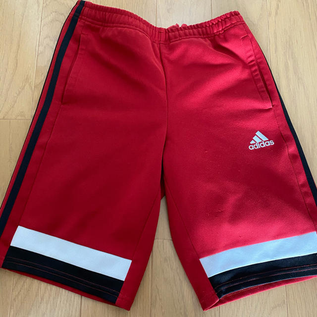 adidas(アディダス)の150 adidas ハーフパンツ キッズ/ベビー/マタニティのキッズ服男の子用(90cm~)(パンツ/スパッツ)の商品写真