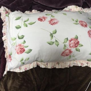 ローラアシュレイ(LAURA ASHLEY)のローラアシュレイの枕とカバー(枕)