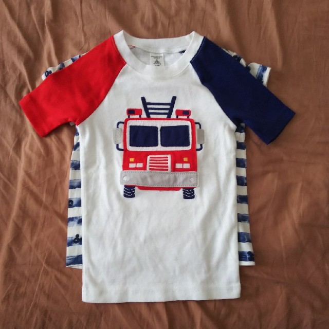 carter's(カーターズ)のcarter's 消防車パジャマ 4さい 90～100 キッズ/ベビー/マタニティのキッズ服男の子用(90cm~)(パジャマ)の商品写真