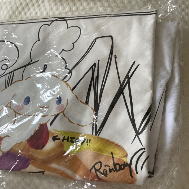 天月 着用 シナモロール × KINGLYMASK コラボＴシャツ ホワイTシャツ/カットソー(半袖/袖なし)
