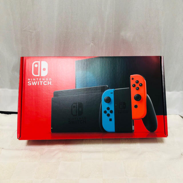 Nintendo Switch(ニンテンドースイッチ)の《新品》任天堂　Switch  ネオンレッド/ネオンブルー エンタメ/ホビーのゲームソフト/ゲーム機本体(家庭用ゲーム機本体)の商品写真