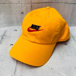 ナイキ(NIKE)の新品　タグ付き未使用品　ナイキ　黄色　フリーサイズ　帽子　キャップ(キャップ)