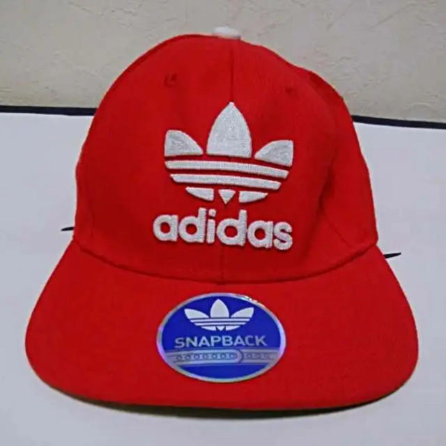 adidas(アディダス)のａｄｉｄａｓｏｒｉｇｉｎａｌｓアディダスオリジナルトレフォイルキャップフリー新品 メンズの帽子(キャップ)の商品写真