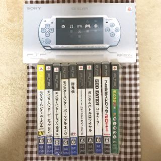 プレイステーションポータブル(PlayStation Portable)のPSP本体(ICE SILVER)＋10本ソフト付き(携帯用ゲーム機本体)