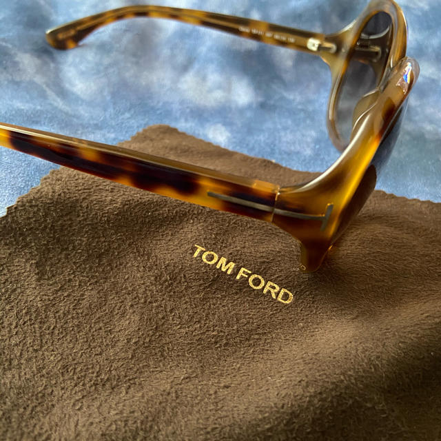 TOM FORD(トムフォード)のTOM FORD サングラス　鼈甲 レディースのファッション小物(サングラス/メガネ)の商品写真