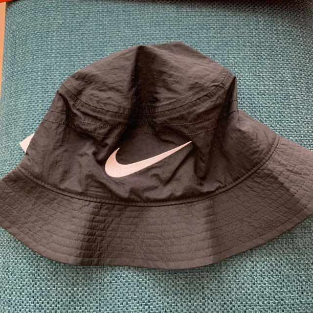 STUSSY(ステューシー)のSTÜSSY / NIKE BUCKET HAT BLACK,S/M メンズの帽子(ハット)の商品写真