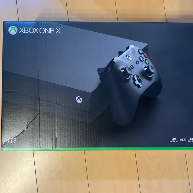 Xbox One X 本体