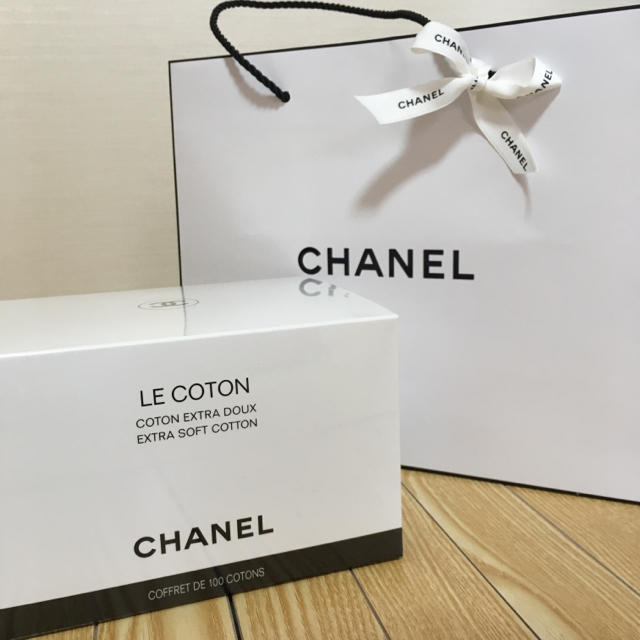 CHANEL(シャネル)のCHANEL コットン 100枚入り ショップバッグ付き コスメ/美容のスキンケア/基礎化粧品(その他)の商品写真