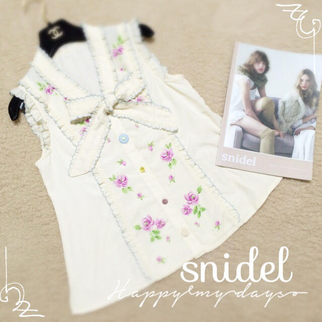 SNIDEL(スナイデル)のあやこ様専用 レディースのトップス(シャツ/ブラウス(半袖/袖なし))の商品写真