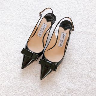 JIMMY CHOO - ジミーチュウ リボン エナメル バックストラップ パンプス 黒の通販｜ラクマ