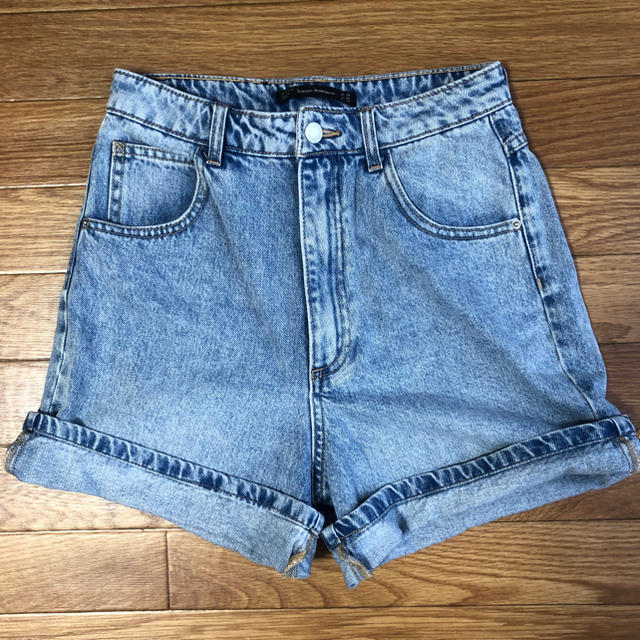 ZARA(ザラ)のZara デニム  ショートパンツ  美品 レディースのパンツ(ショートパンツ)の商品写真