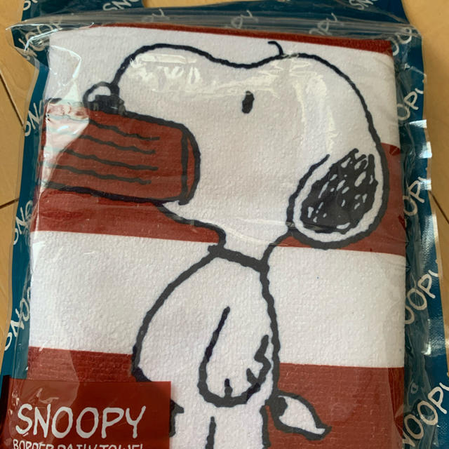 SNOOPY(スヌーピー)のスヌーピータオル インテリア/住まい/日用品の日用品/生活雑貨/旅行(タオル/バス用品)の商品写真