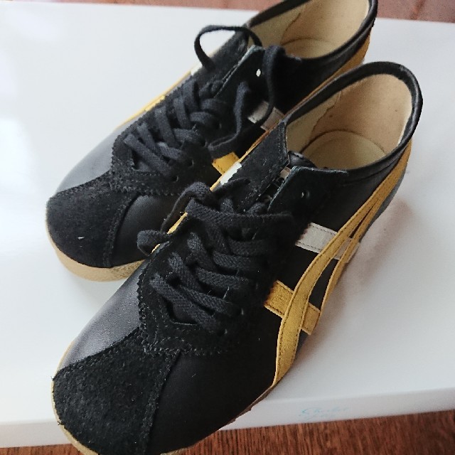 Onitsuka Tiger(オニツカタイガー)のオニツカタイガースニーカー22.5cm キッズ/ベビー/マタニティのキッズ靴/シューズ(15cm~)(スニーカー)の商品写真