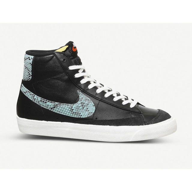 日本未発売NIKE スニーカー　blazer  mid  '77  vntg  black