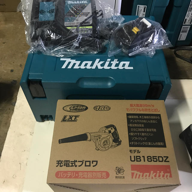 Makita - 新品 makita フルセット品 18V充電式ブロワー 6AセットUB185DZの通販 by makita｜マキタならラクマ