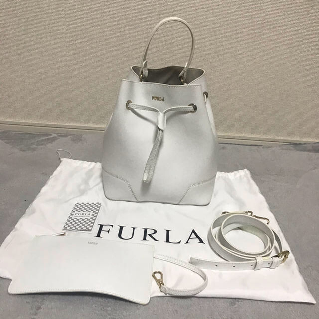 値下げ！FURLA  ステイシー　バケツ型バッグ