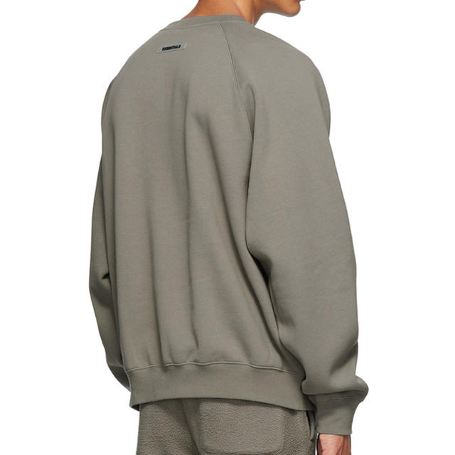 FEAR OF GOD(フィアオブゴッド)のFOG ESSENTIALS スウェットトレーナー グレー L 新品 送料込 メンズのトップス(スウェット)の商品写真