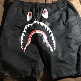 アベイシングエイプ(A BATHING APE)のSPACE CAMO SHARK REVERSIBLE SHORTS M(ショートパンツ)