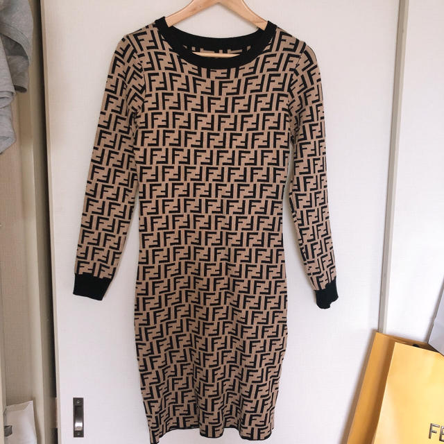 お値下げ!FENDI ズッカ柄 ニットワンピース