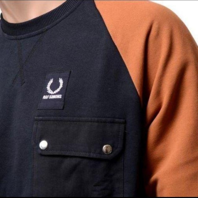 FRED PERRY(フレッドペリー)の(^o^)v♬ メンズのトップス(スウェット)の商品写真