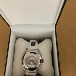 グッチ(Gucci)のGUCCI sync 白色YA137102A(美品)(腕時計(アナログ))