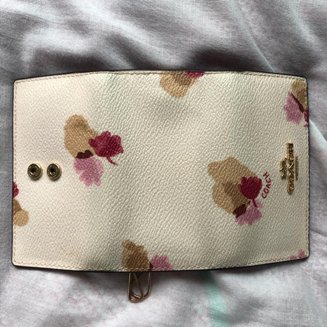 COACH(コーチ)のCOACH コーチ　キーケース　花柄 レディースのファッション小物(キーケース)の商品写真