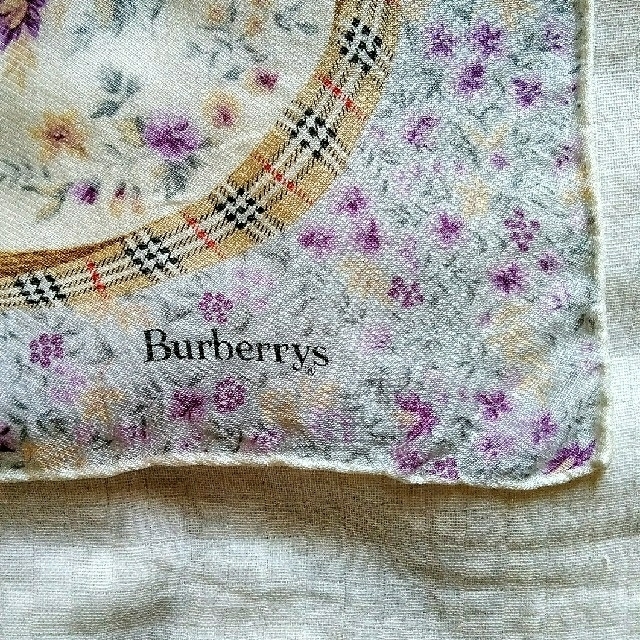 BURBERRY(バーバリー)のみっちょん様専用 レディースのファッション小物(バンダナ/スカーフ)の商品写真