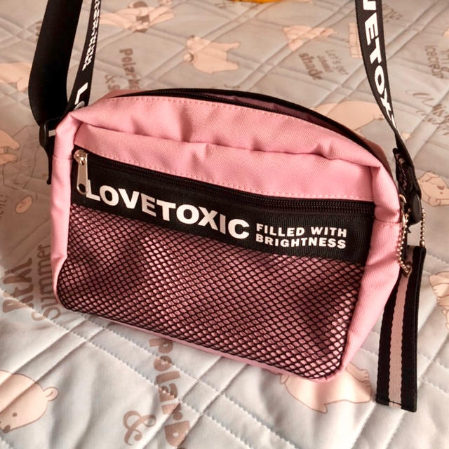 lovetoxic(ラブトキシック)のラブトキシック  ショルダーバック キッズ/ベビー/マタニティのこども用バッグ(ポシェット)の商品写真