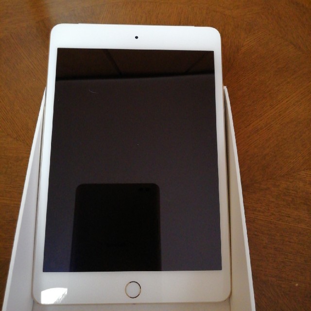iPad(アイパッド)のiPadmini　❬ゴールド❭ スマホ/家電/カメラのPC/タブレット(タブレット)の商品写真