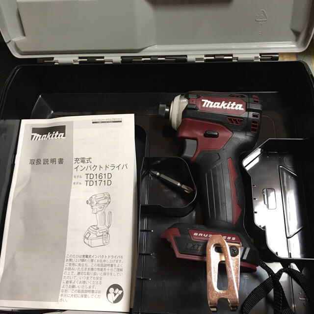 マキタ インパクトドライバーTD171DGX レッド 新品、未使用、未開封品