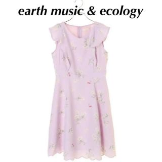 アースミュージックアンドエコロジー(earth music & ecology)のアース　花柄ワンピース  (ひざ丈ワンピース)