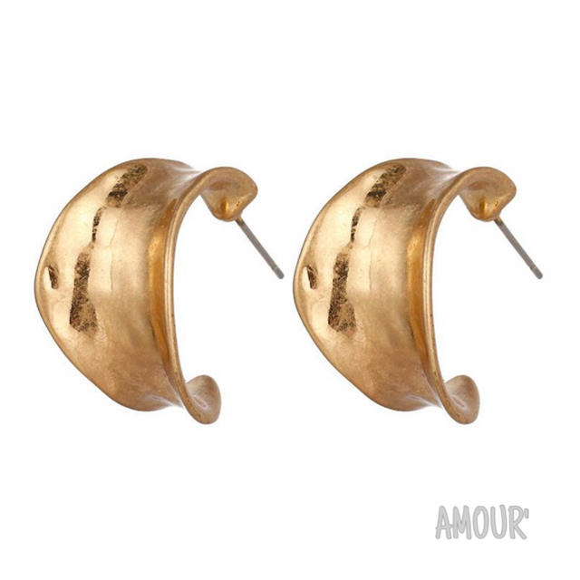 Ungrid(アングリッド)のretro matte pierce〈GOLD〉 レディースのアクセサリー(ピアス)の商品写真