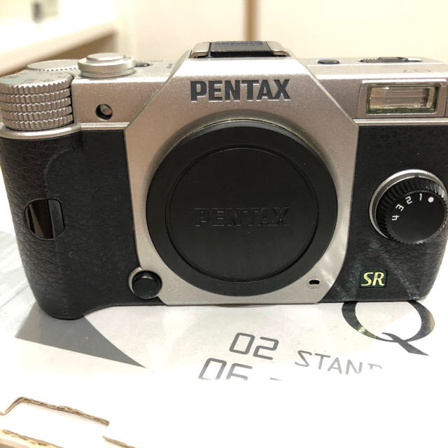 PENTAX(ペンタックス)の値下げ⭐︎PENTAX ミラーレス一眼 Q7 ダブルズームキット※望遠レンズ欠品 スマホ/家電/カメラのカメラ(ミラーレス一眼)の商品写真