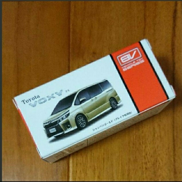 トヨタ(トヨタ)のプルバックカー ヴォクシー トヨタ☆ エンタメ/ホビーのおもちゃ/ぬいぐるみ(ミニカー)の商品写真