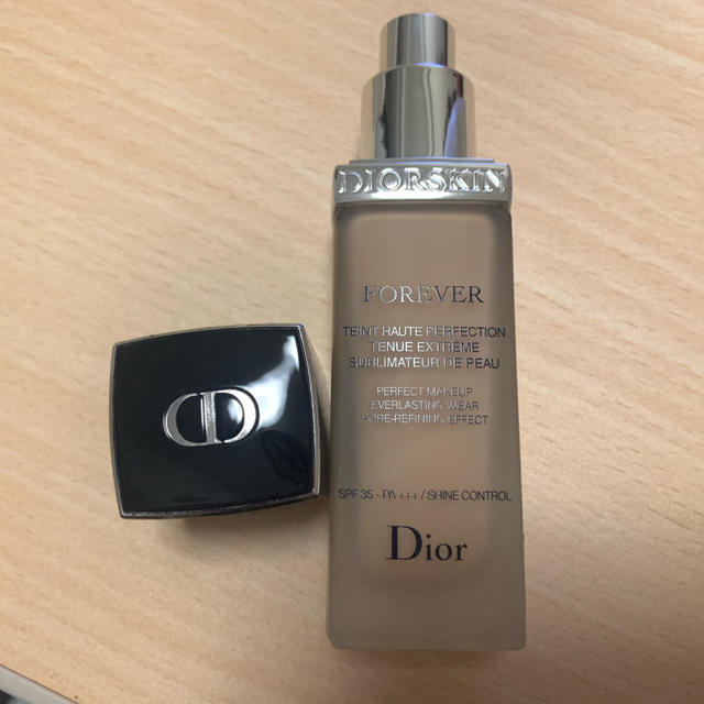 Dior(ディオール)のDior ディオールスキンフォーエヴァーフルイド　値下げ コスメ/美容のベースメイク/化粧品(ファンデーション)の商品写真