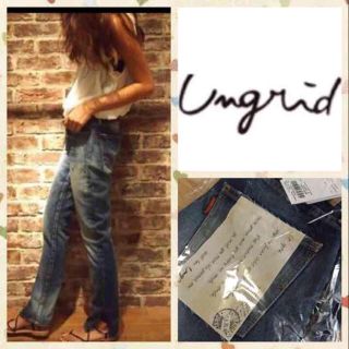 アングリッド(Ungrid)の新品タグ付♡スリットストレートデニム(デニム/ジーンズ)